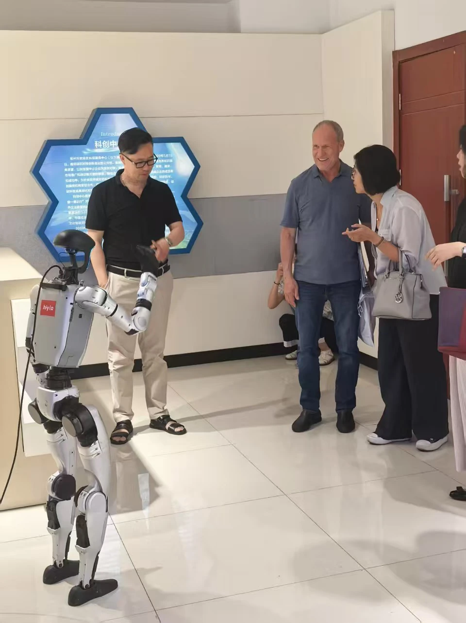 机器人交流展示